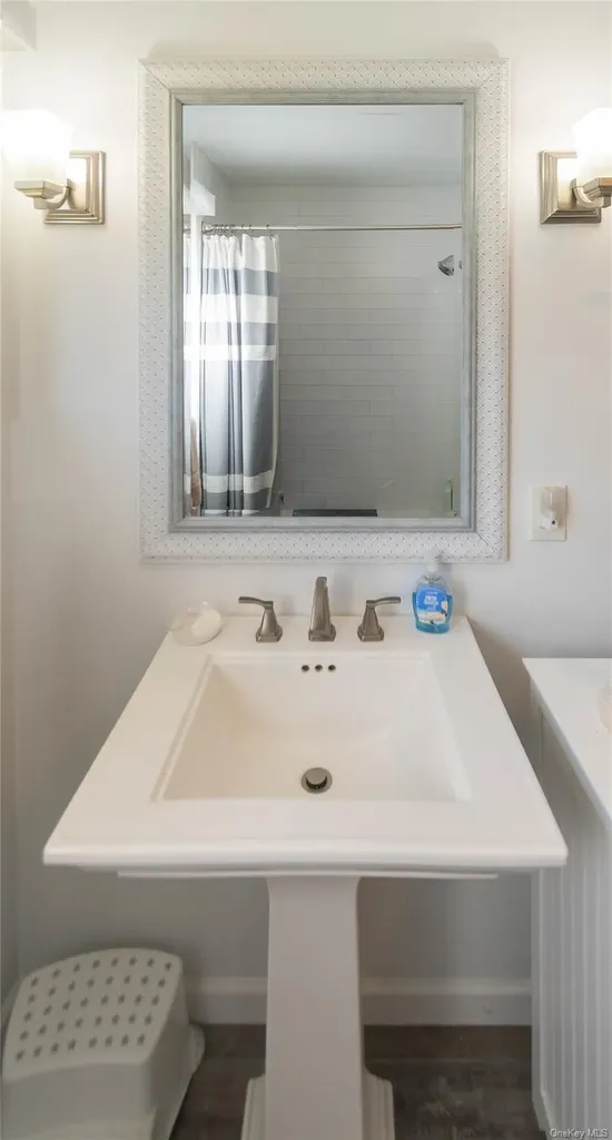 21 Tamidan Road Poughkeepsie NY 12601