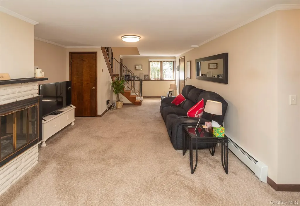 21 Tamidan Road Poughkeepsie NY 12601
