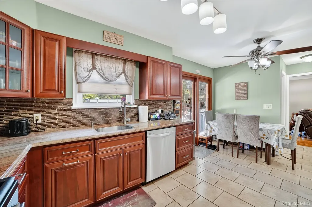 349 Hawthorne Terrace Mount Vernon NY 10552
