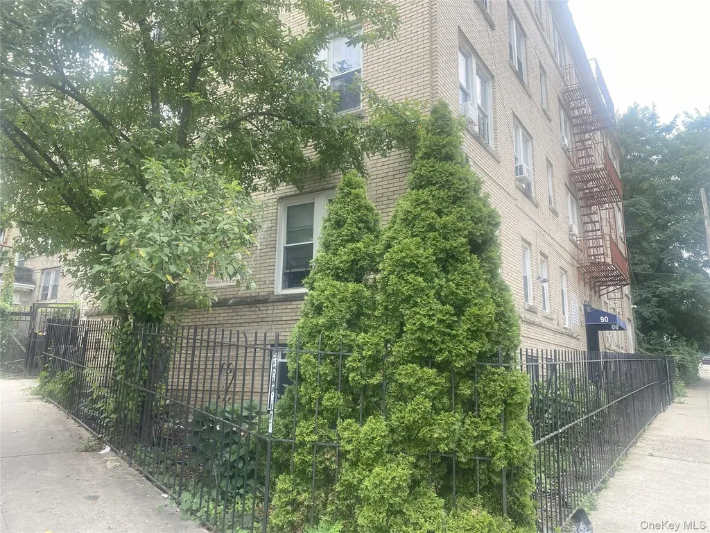 90 Saint Andrews Place Yonkers NY 10705