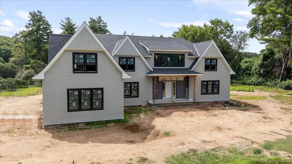 320 Circle Road Muttontown NY 11791