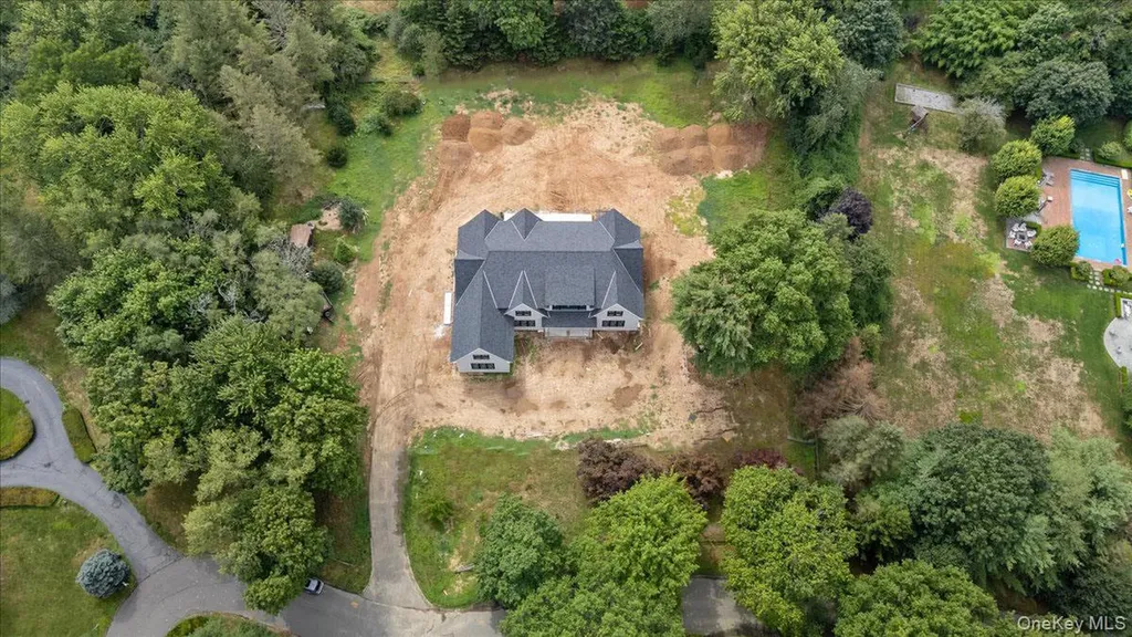 320 Circle Road Muttontown NY 11791