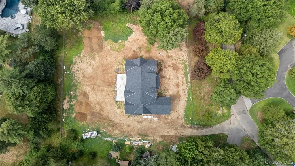 320 Circle Road Muttontown NY 11791