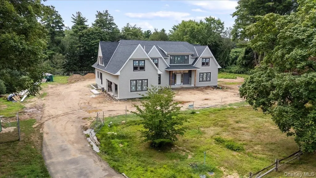 320 Circle Road Muttontown NY 11791