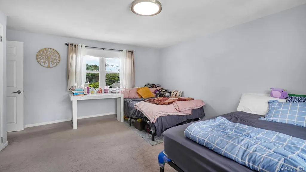153 Westend Freeport NY 11520