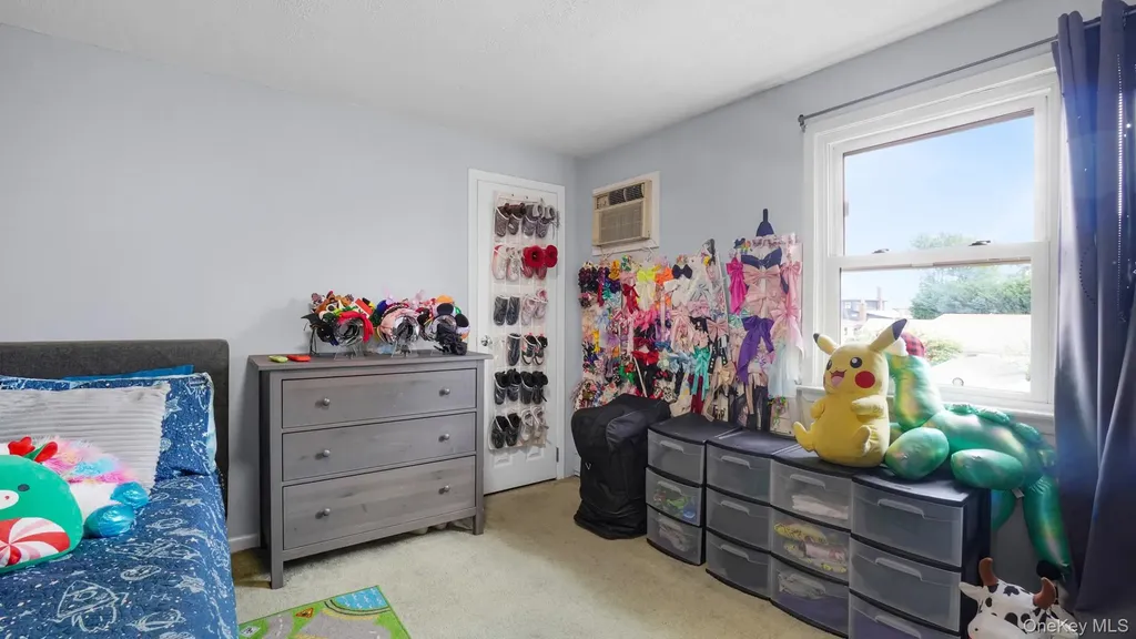 153 Westend Freeport NY 11520