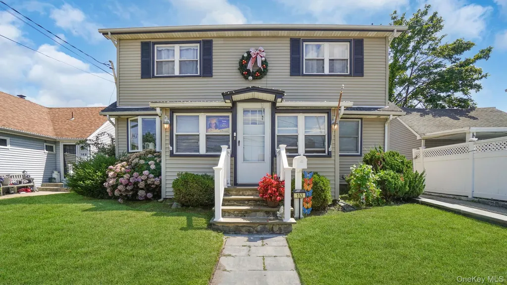 153 Westend Freeport NY 11520
