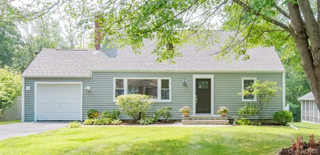 43 Winnie Lane Poughkeepsie NY 12603