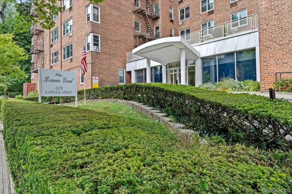 629 Kappock Street Bronx NY 10463