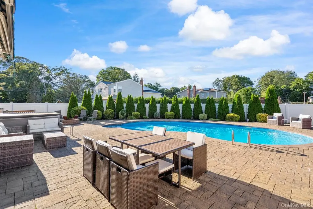 3 Maison Drive Holbrook NY 11741