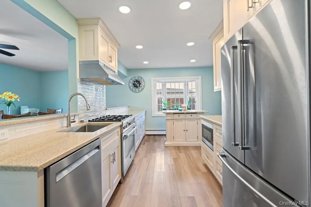 3 Maison Drive Holbrook NY 11741