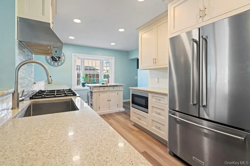3 Maison Drive Holbrook NY 11741