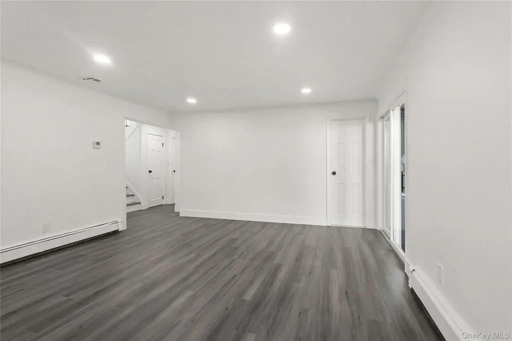8 Gale Drive North Woodmere NY 11581