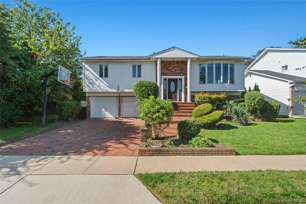 8 Gale Drive North Woodmere NY 11581