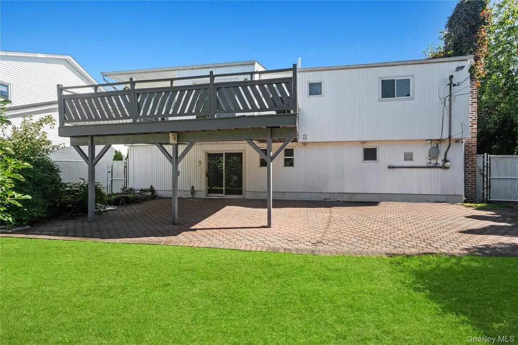 8 Gale Drive North Woodmere NY 11581
