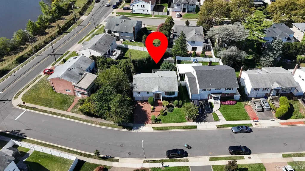 8 Gale Drive North Woodmere NY 11581