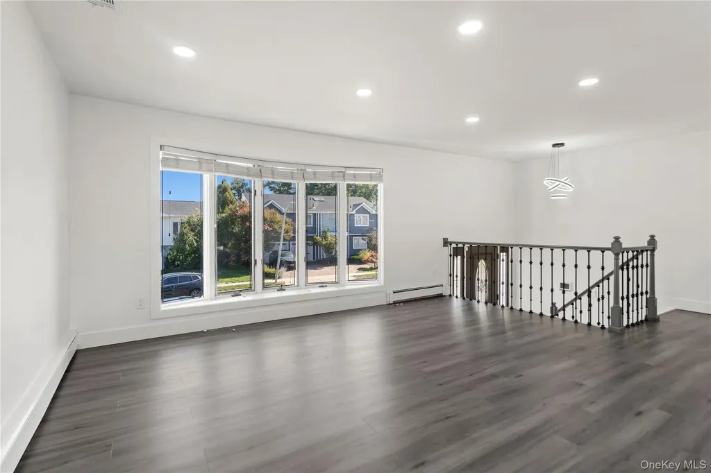 8 Gale Drive North Woodmere NY 11581