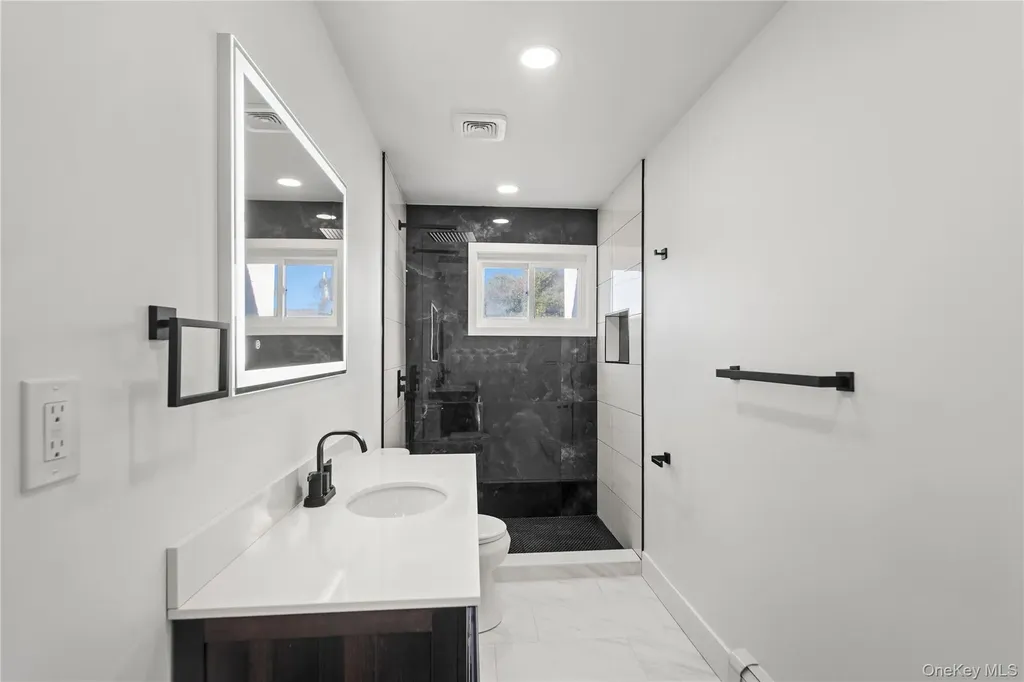 8 Gale Drive North Woodmere NY 11581