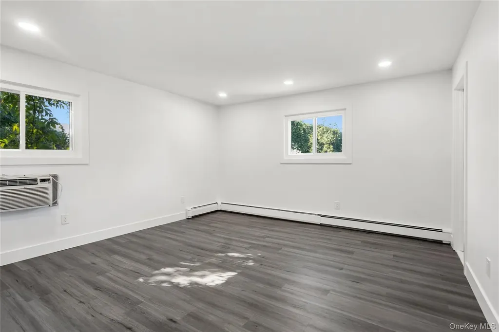 8 Gale Drive North Woodmere NY 11581