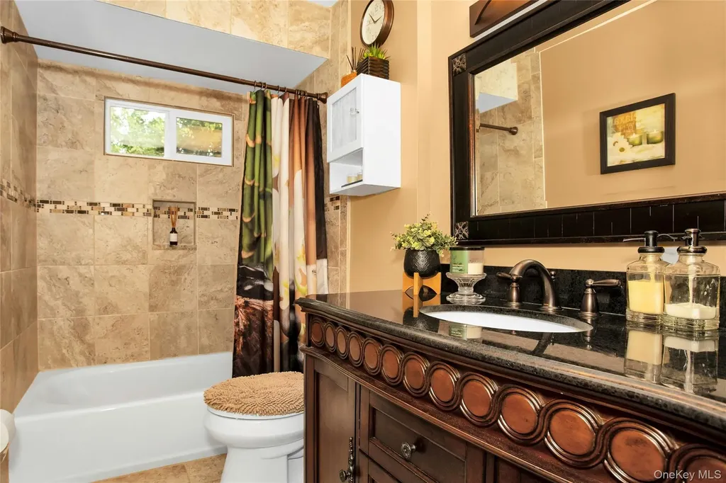 49 Norcross Avenue Bethpage NY 11714