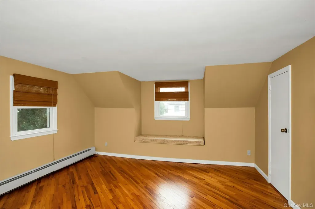 49 Norcross Avenue Bethpage NY 11714