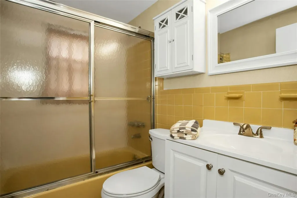 49 Norcross Avenue Bethpage NY 11714
