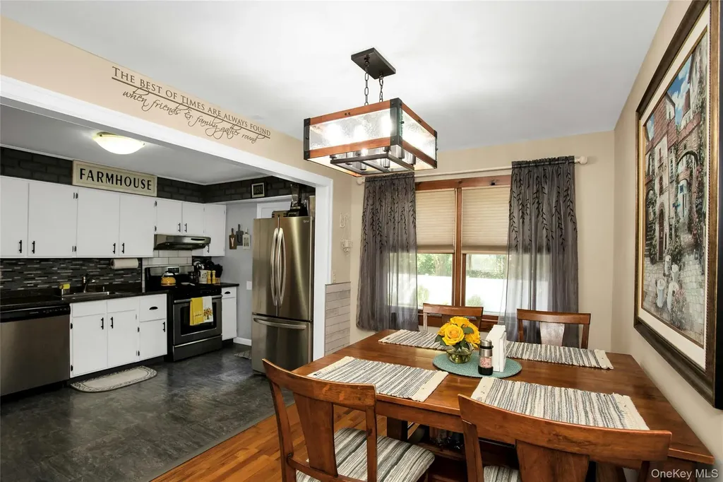 49 Norcross Avenue Bethpage NY 11714