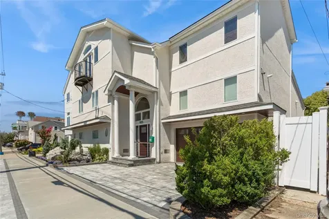 821 W Park Avenue Long Beach NY 11561