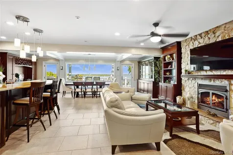 821 W Park Avenue Long Beach NY 11561