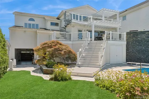 821 W Park Avenue Long Beach NY 11561