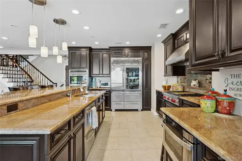 821 W Park Avenue Long Beach NY 11561