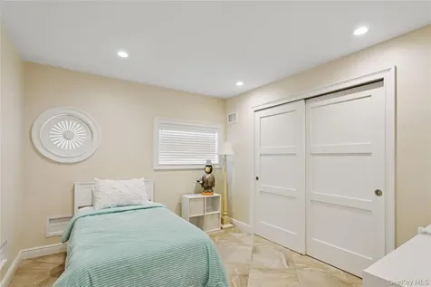 821 W Park Avenue Long Beach NY 11561