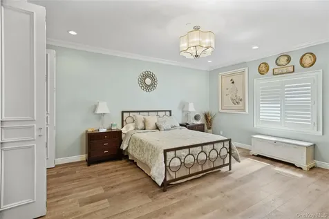 821 W Park Avenue Long Beach NY 11561