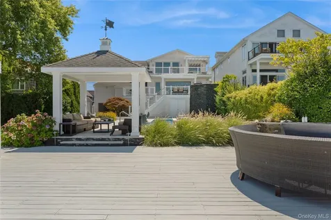 821 W Park Avenue Long Beach NY 11561