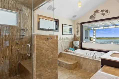 821 W Park Avenue Long Beach NY 11561