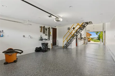 821 W Park Avenue Long Beach NY 11561
