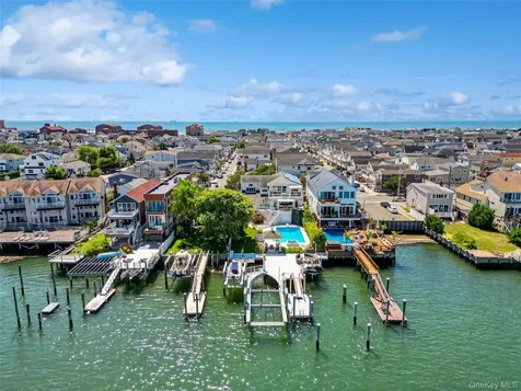 821 W Park Avenue Long Beach NY 11561