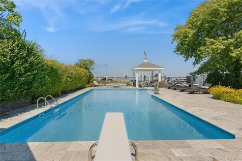 821 W Park Avenue Long Beach NY 11561