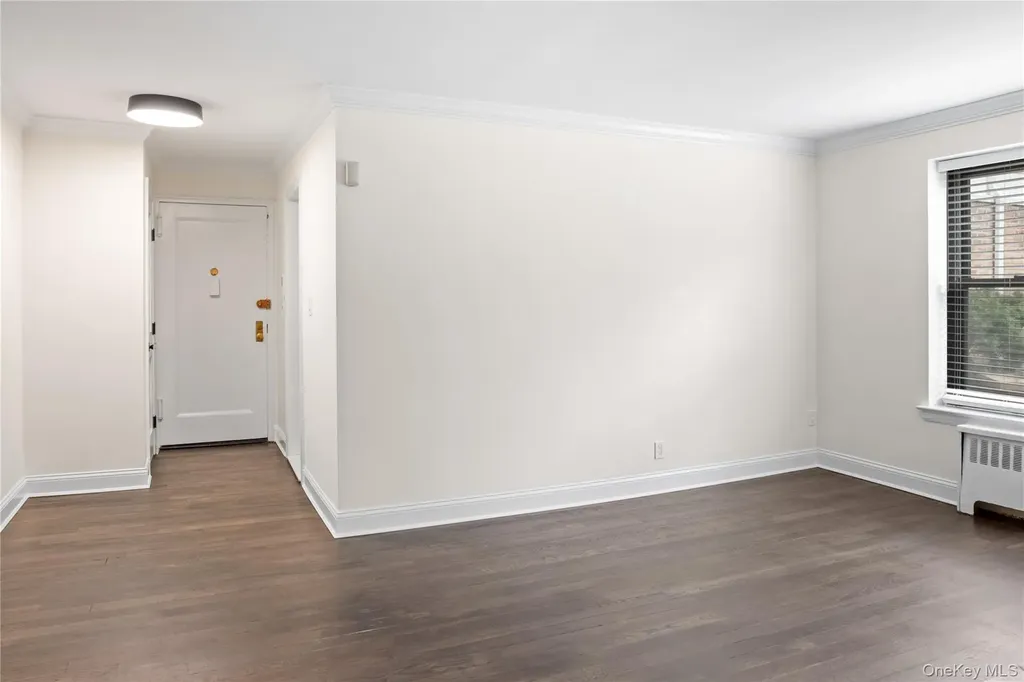 6 West Mill Drive Great Neck NY 11021