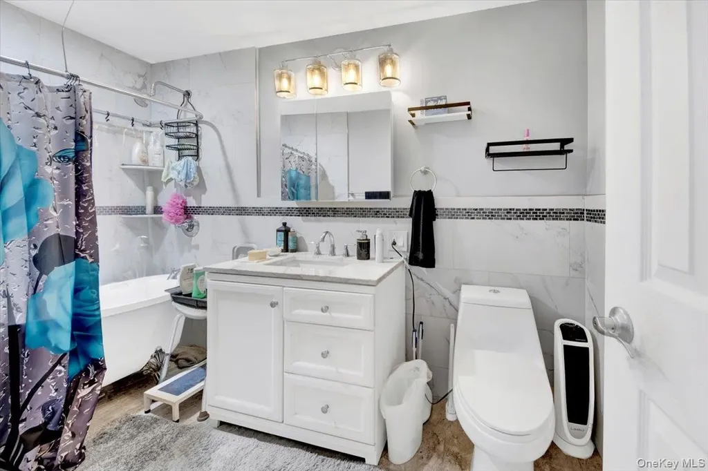764 E 230th Street Bronx NY 10466