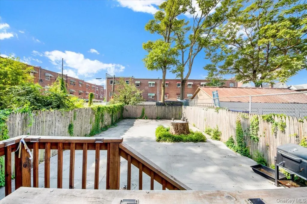 764 E 230th Street Bronx NY 10466