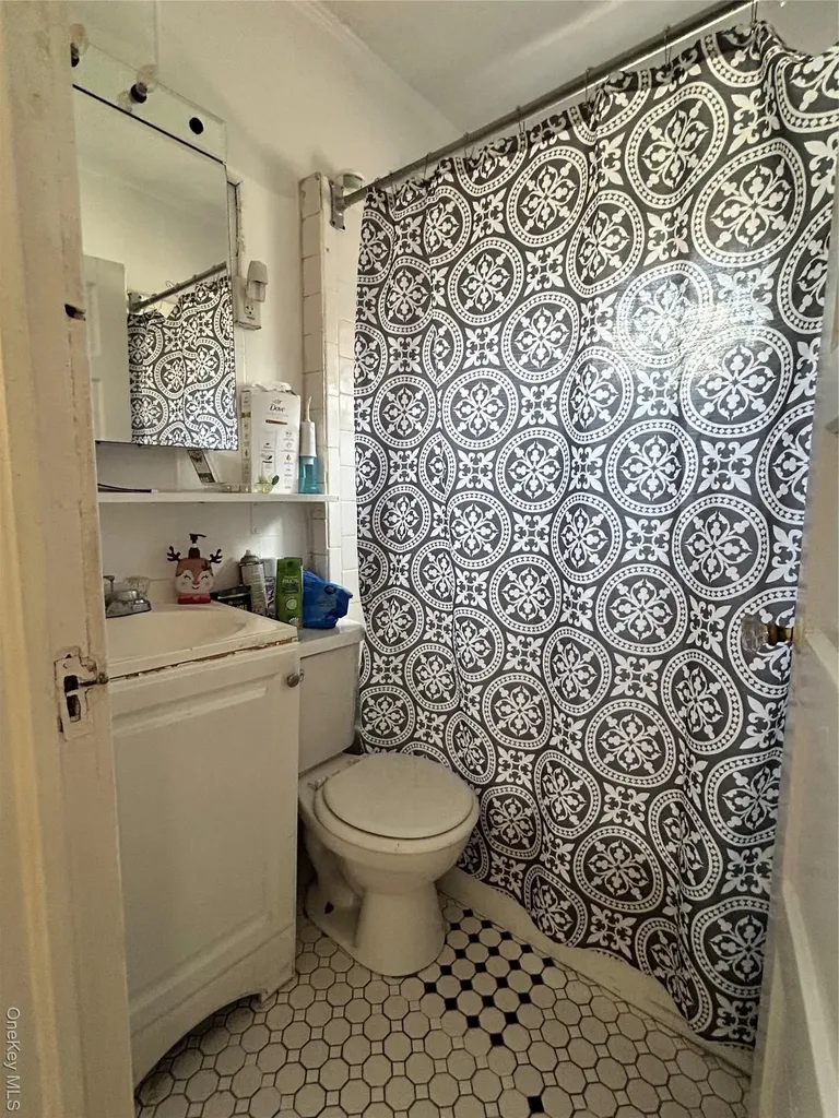 82 Burhans Avenue Yonkers NY 10701