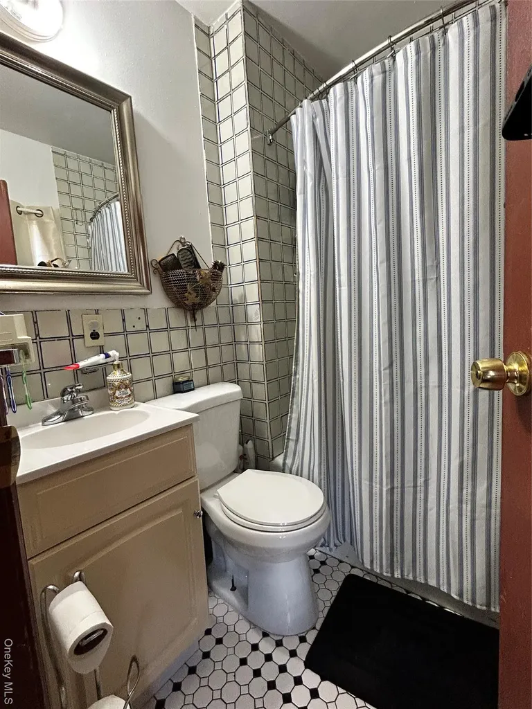 82 Burhans Avenue Yonkers NY 10701