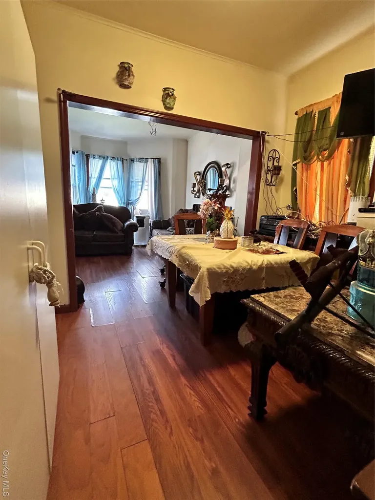 82 Burhans Avenue Yonkers NY 10701