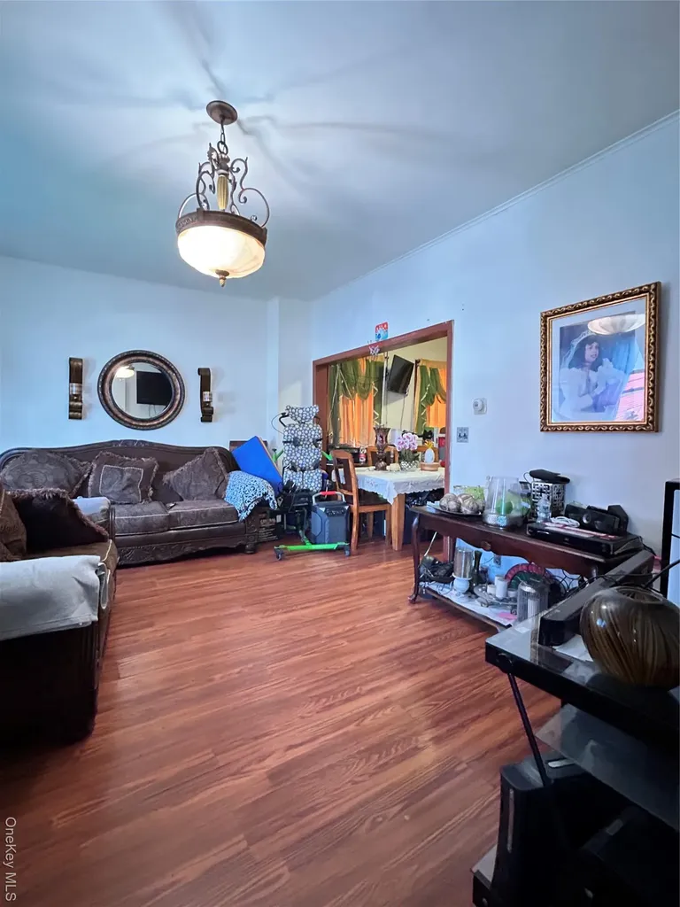 82 Burhans Avenue Yonkers NY 10701