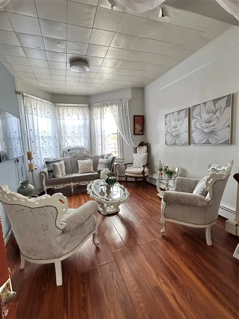 82 Burhans Avenue Yonkers NY 10701