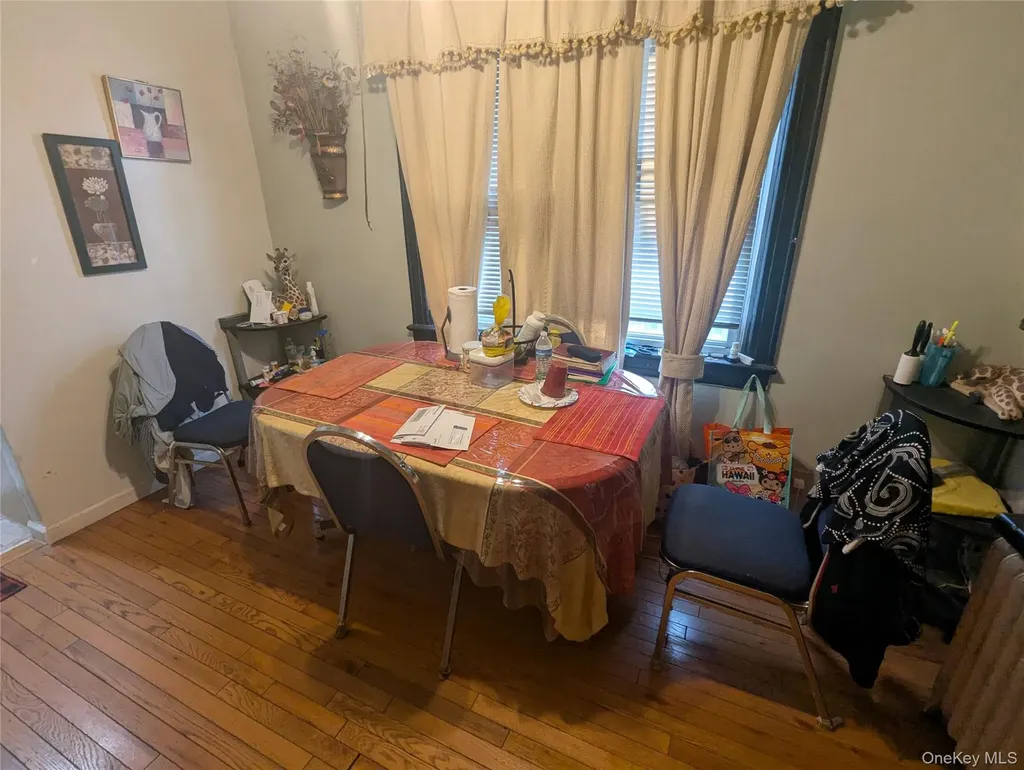 27 Hoff Court Hempstead NY 11550