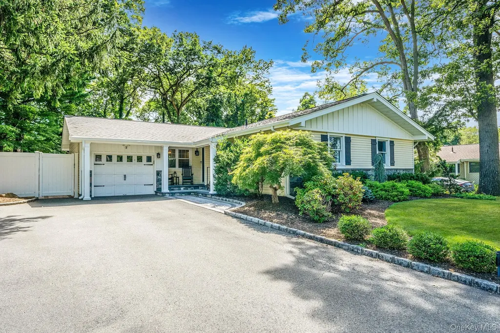 85 Eagle Lane Hauppauge NY 11788