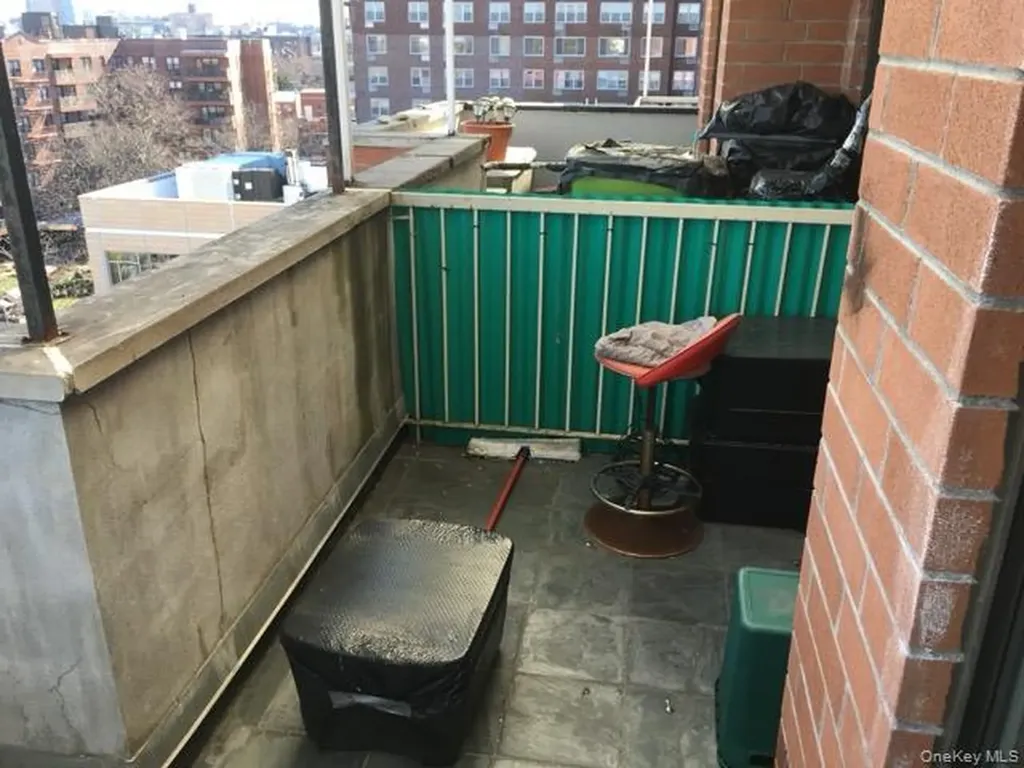 8523 Broadway Elmhurst NY 11373