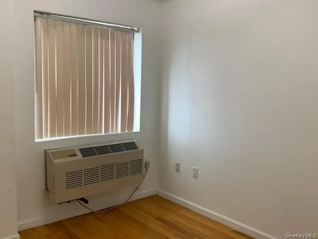 8523 Broadway Elmhurst NY 11373